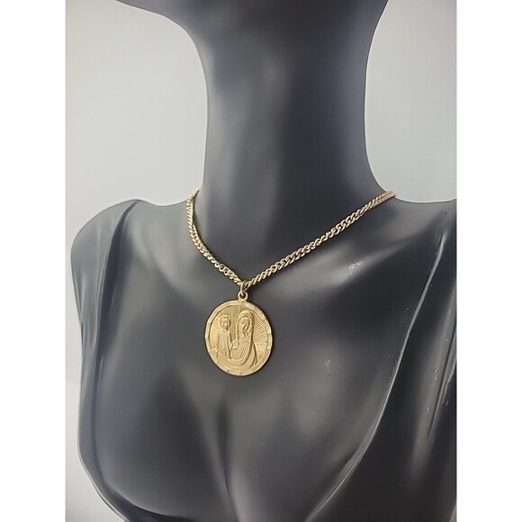 Vintage Necklace Chain Gold Tone Pendant Mother Mary Germany Match Religious - Picture 6 of 14